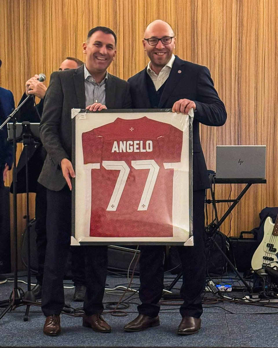 🎄⚽ Outgoing General Secretary Dr Angelo Chetcuti was yesterday presented with a special Malta team shirt by Malta FA President Bjorn Vassallo.

A heartfelt thank you to Dr Chetcuti. Wishing him the very best in his future endeavours! 🇲🇹👏

#MaltaFA #ThankYouDrChetcuti