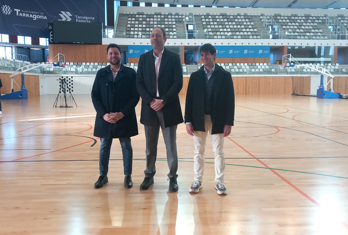 Gio Gonzales (@gonzas_g) on Twitter photo 🏀 "La Generalitat tenia un deute històric amb #Tarragona". El conseller d'<a href="/esportcat/">Esports</a> <a href="/b5alvarez/">berni alvarez</a> confirma l'aportació de 700.000 euros per a l'ampliació de les grades del Palau d'Esports. Això permetrà incrementar l'aforament fins a les 5.000 persones.
Informa <a href="/tarragonaradio/">Tarragona Ràdio 🟣</a> 🏀 "La Generalitat tenia un deute històric amb #Tarragona". El conseller d'<a href="/esportcat/">Esports</a> <a href="/b5alvarez/">berni alvarez</a> confirma l'aportació de 700.000 euros per a l'ampliació de les grades del Palau d'Esports. Això permetrà incrementar l'aforament fins a les 5.000 persones.
Informa <a href="/tarragonaradio/">Tarragona Ràdio 🟣</a>
