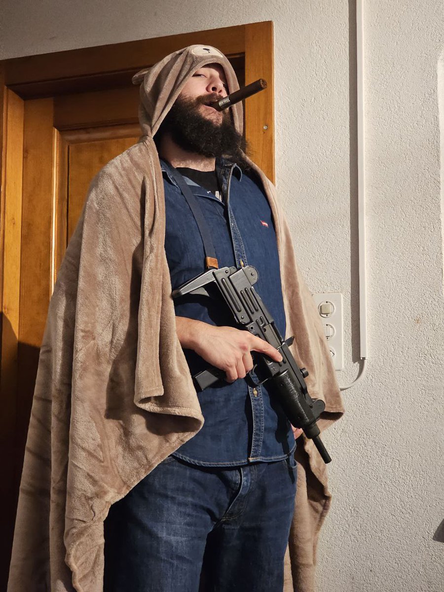 neutral_af's tweet image. Thanks for almost 200+ new followers ! We like dogs, guns, cars, cigars and being silly on my timeline