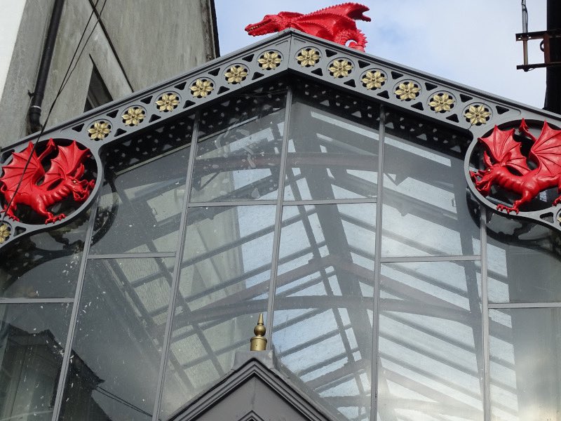 The Arcade in Abertillery is this week’s new entry on #anarcadesproject website. Great to see a Victorian Arcade still going strong in such a small Welsh Valleys town anarcadesproject.org/the-arcade-abe…