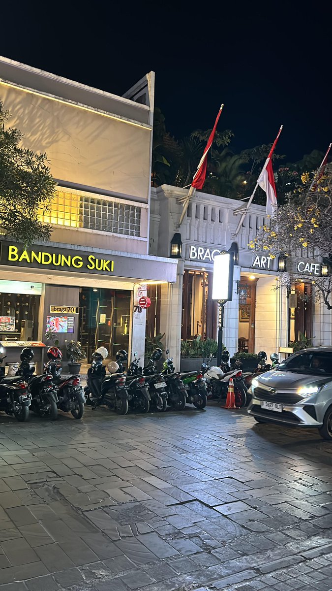 Liat temen lagi liburan ke bandung, gw juga pengen nh, mumpung ada promo Traveloka Year End Sale Limited Flash Sale ada kupon diskon s.d 500rb untuk hotel, tiket pesawat, Xperience dll. Buruan cuma berlaku tanggal 16 Des s.d 3 Januari loh, gas in nnti😁
#TravelokaYearEndSaleID