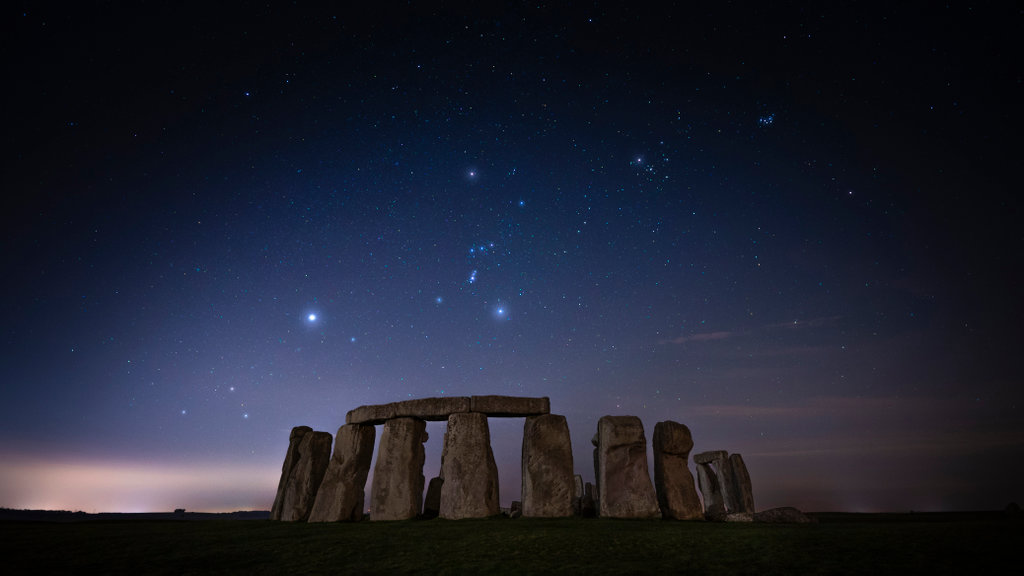The longest night approaches 🌃

At Stonehenge, the Winter Solstice marks a turning point - a moment of reflection as the sun begins its return 🌞

Tune into our live stream on Saturday morning here:  brnw.ch/21wPxWz