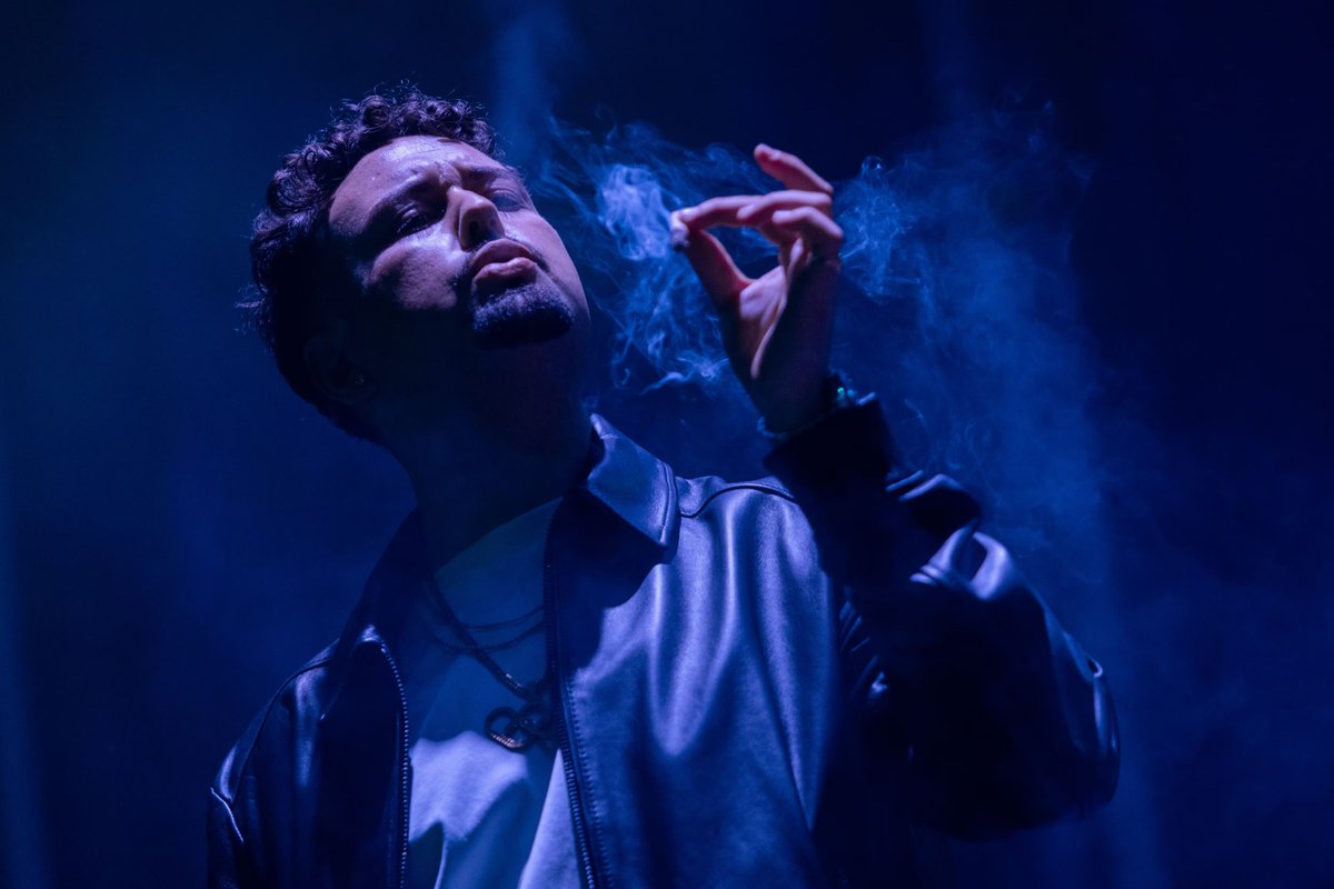 🇪🇸 (18/12) Top 10 Artistas + Escuchados en España

1. Quevedo = (1x195)
2. Bad Bunny = (1x680)
3. Myke Towers = (1x128)
4. Rauw Alejandro = (1x38)
5. Anuel AA = (1x3)
6. Feid +1 (1x6)
7. <a href="/HokeBBO/">HOKE BBO</a> +170
8. Rels B -2
9. JC Reyes -1
10. Beny Jr -1