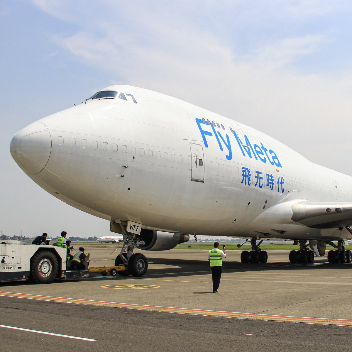 fly_meta's tweet photo. Behind every successful flight are the hardworking heroes on the ground. Shoutout to the incredible frontliners at the airport who work tirelessly to ensure smooth operations for our flights. #flymeta #groundstaff #airportworkers #cargofreigter https://t.co/3H4LYPdwsr