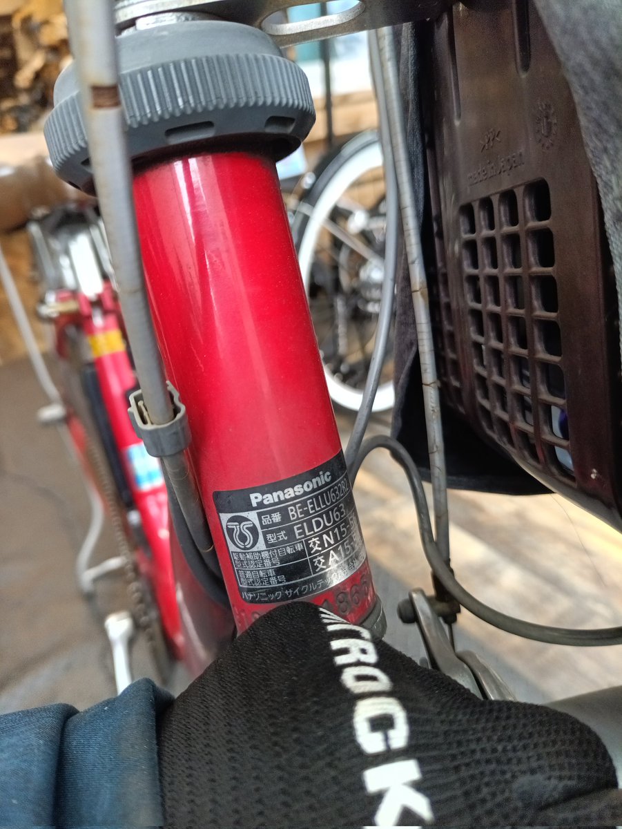 ogura_ringyou's tweet photo. パナソニックの一部電動車種は薄歯のシングル仕様なため、駆動系のメンテ時には注意！
うっかり標準な厚歯チェーンで入れ替えてしまうと、かえって寿命が進んでしまうかも？
この車体は駆動系を全部交換して元通りになりました https://t.co/dO63iCiYcQ