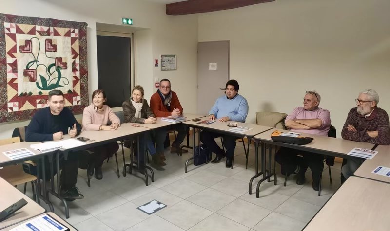 LRGironde's tweet photo. Hier, @MathieuDelomier a organisé une réunion de canton à Cars. En présence de @flolassarade Sénatrice de #Gironde et Présidente de fédération, c’était l’occasion de faire le bilan de l’année écoulée et de fixer les objectifs pour 2025. 

 #LesRepublicains33 #LesRepublicains https://t.co/wXeHje6kbv