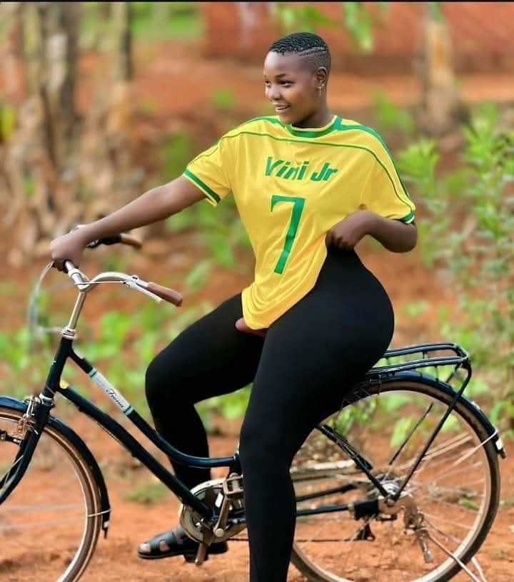 Ukishakuwa Na Tako Kubwa Uwezekano Wa Kuwa Na Sura Nzuri Ni Mdogo Sana.Na Ukibahatika Kuwa Navyo Vyote Basi Sio Rahisi Kuwa Na Akili Nzuri.