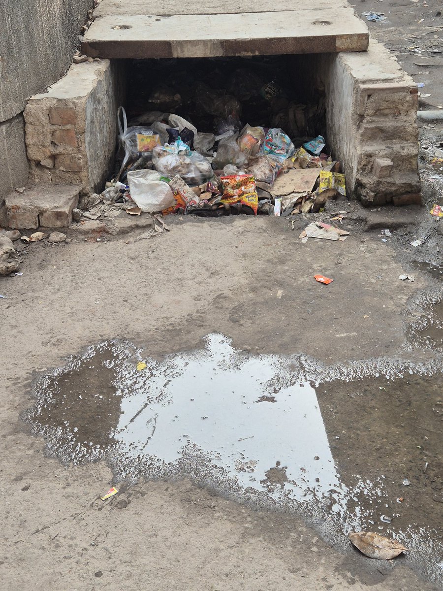 musabahmad1120's tweet image. "Dear @MCD_Delhi, the drainage system in our colony is completely blocked, leading to water overflow on the streets and severe inconvenience to residents. Please address this issue urgently and ensure proper cleaning. #CleanDelhi #DrainageProblem"