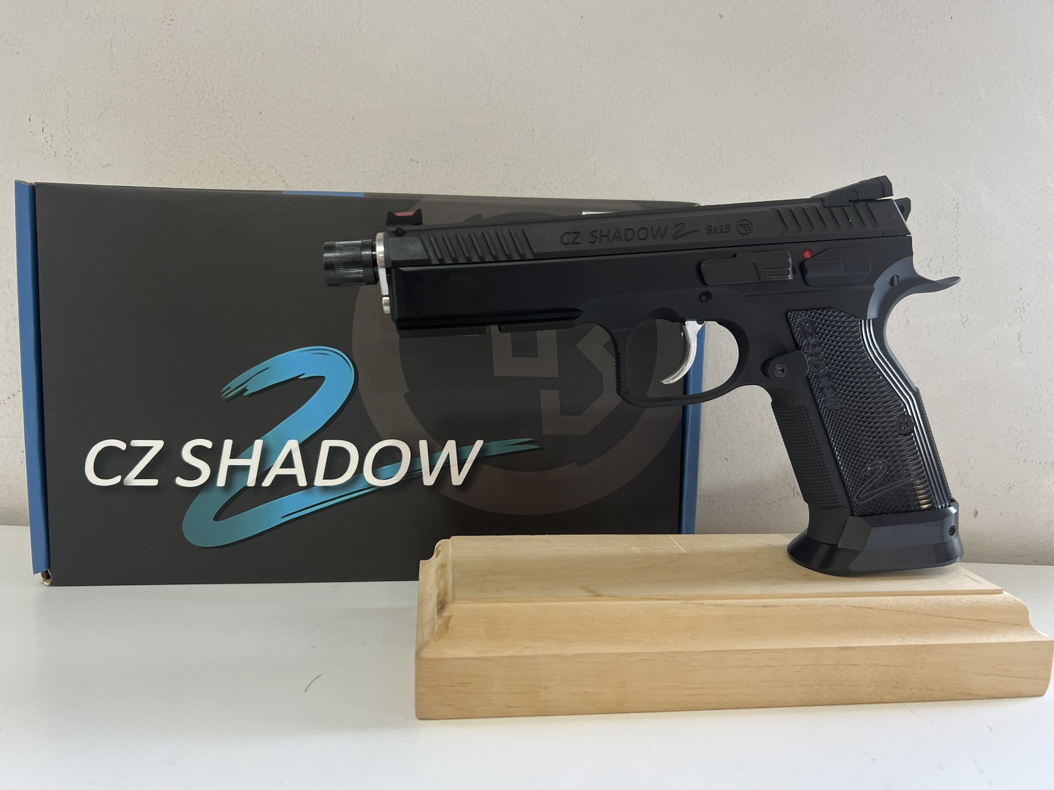 P220IC 弾倉×2 グリップパネル P220IC 弾倉×2 グリップパネル
