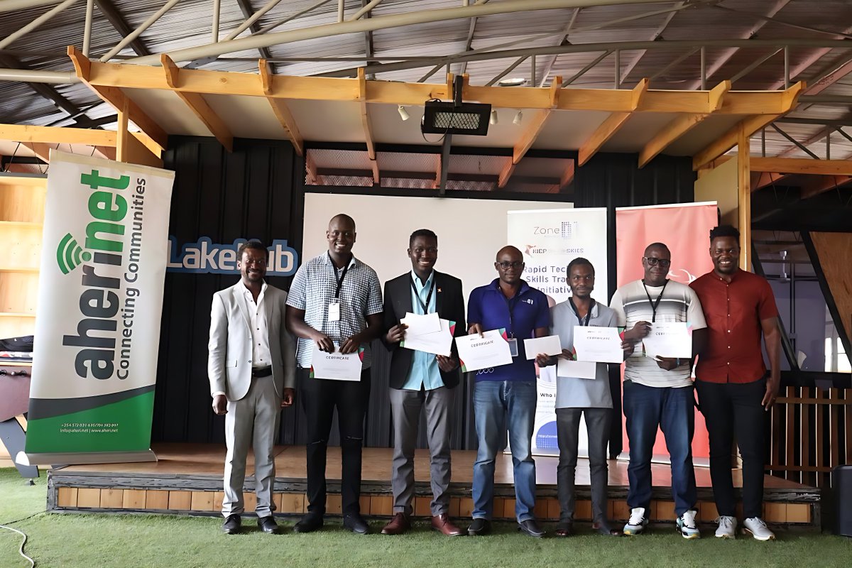 Code & Circuit tweet media