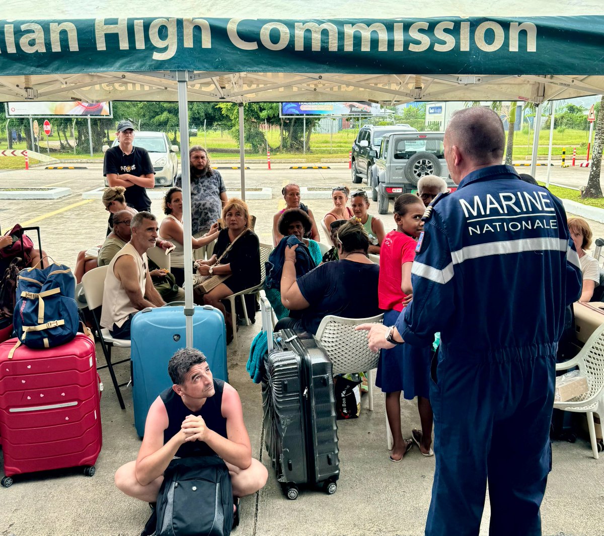 🇫🇷🇻🇺 #Séisme 4e évacuation vers Nouméa d'une trentaine de concitoyens. Plus de 100 personnes ont été évacuées depuis hier. Les demandes continuent d'affluer.