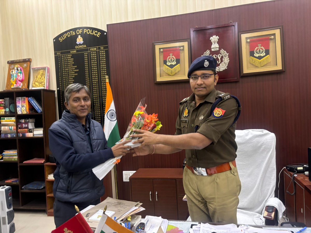 THAKUR SHREESH SINGH (वरिष्ठ पत्रकार) (@singhshreesh) on Twitter photo मीडिया काउंसिल ऑफ इंडिया के सचिव / मुख्य कार्यकारी अधिकारी ठाकुर श्रीश सिंह ने जनपद गोण्डा के पुलिस अधीक्षक श्री विनीत जायसवाल (IPS) जी से गोण्डा स्थित आवास पर शिष्टाचार भेंट की। <a href="/AmitShah/">Amit Shah</a> <a href="/Babitasingh_/">Dr. Babita Singh</a> <a href="/dpriyankamaurya/">Dr. Priyanka Maurya</a> <a href="/CMOfficeUP/">CM Office, GoUP</a> <a href="/PMOIndia/">PMO India</a> <a href="/anandibenpatel/">Anandiben Patel</a> मीडिया काउंसिल ऑफ इंडिया के सचिव / मुख्य कार्यकारी अधिकारी ठाकुर श्रीश सिंह ने जनपद गोण्डा के पुलिस अधीक्षक श्री विनीत जायसवाल (IPS) जी से गोण्डा स्थित आवास पर शिष्टाचार भेंट की। <a href="/AmitShah/">Amit Shah</a> <a href="/Babitasingh_/">Dr. Babita Singh</a> <a href="/dpriyankamaurya/">Dr. Priyanka Maurya</a> <a href="/CMOfficeUP/">CM Office, GoUP</a> <a href="/PMOIndia/">PMO India</a> <a href="/anandibenpatel/">Anandiben Patel</a>