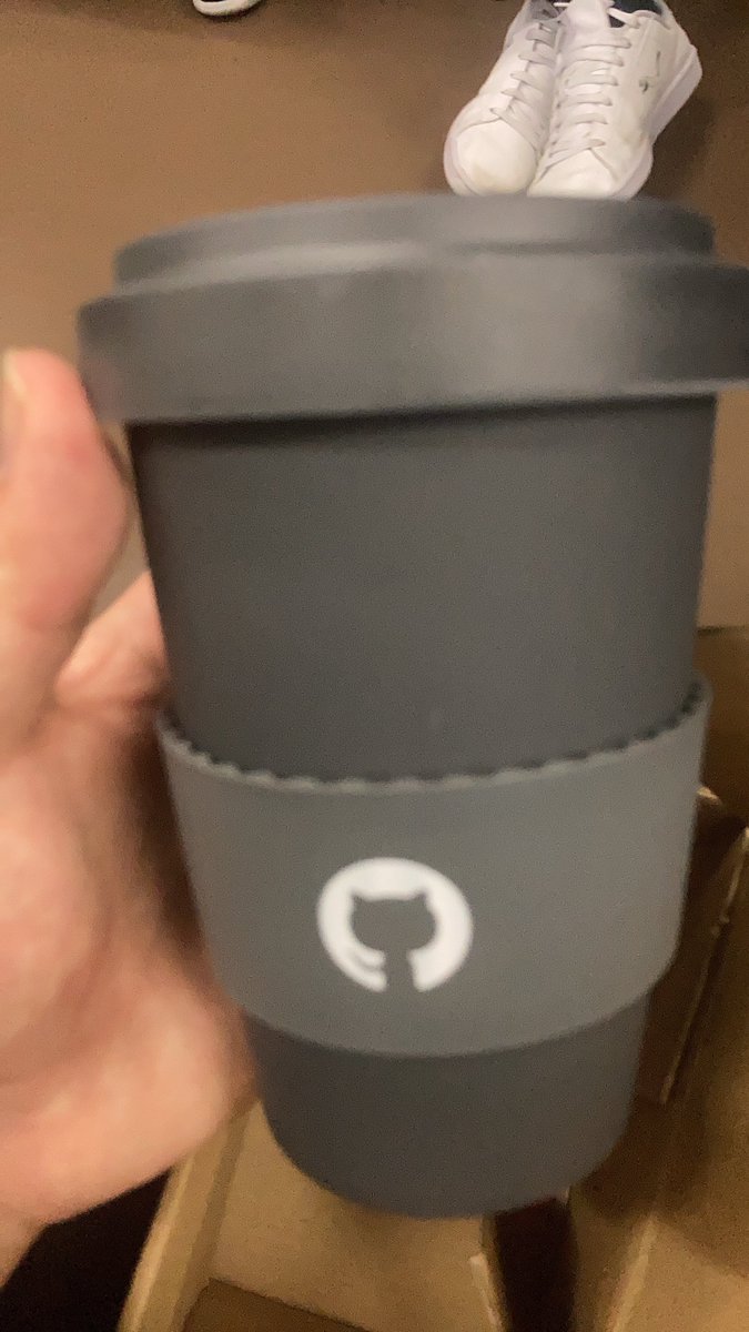 CryptoLab__'s tweet image. #TohokuTech にて #GitHub ロゴ入りのタンブラーいただきました！かわいい！
#CryptoLab #AWS #awsreinvent