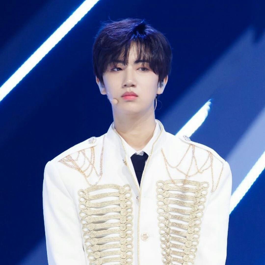dakongie's tweet photo. 15 yrs old me having the biggest crush on 18 yrs old wonjin is so real cause look how cute he was. The moment i laid my eyes on him from the first eps i just knew he is the one. Eventhough i hate mnet im still thankful i got to know wonjin from produce 😔 https://t.co/1YEyVqJrbu