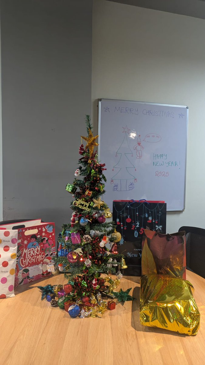 Maeflower_India's tweet photo. As we head into Christmas week and the end of a wonderful year at Maeflower, we would like to wish all of our colleagues and our clients a Merry Christmas and a New Year full of prosperity and abundance.

Happy Holidays! https://t.co/j8loRacyBU