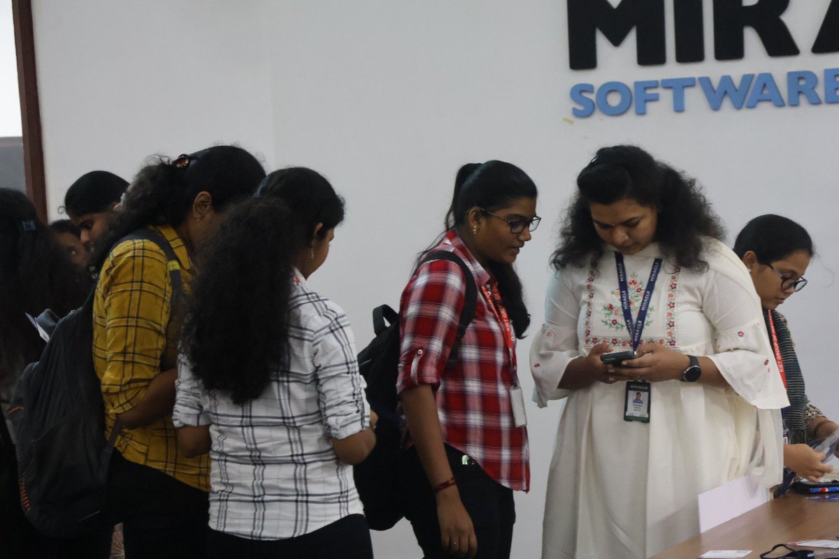 dsvizag's tweet photo. We are back with Day 2! Rain couldn’t stop the students from attending the Day 2 tech talks at the Digital Summit 2024. Their passion and dedication to innovation shine through. 🌟

#DigitalSummit2024 #TechTalks #Innovation #Dedication #FutureLeaders https://t.co/aAmA6P8Cor