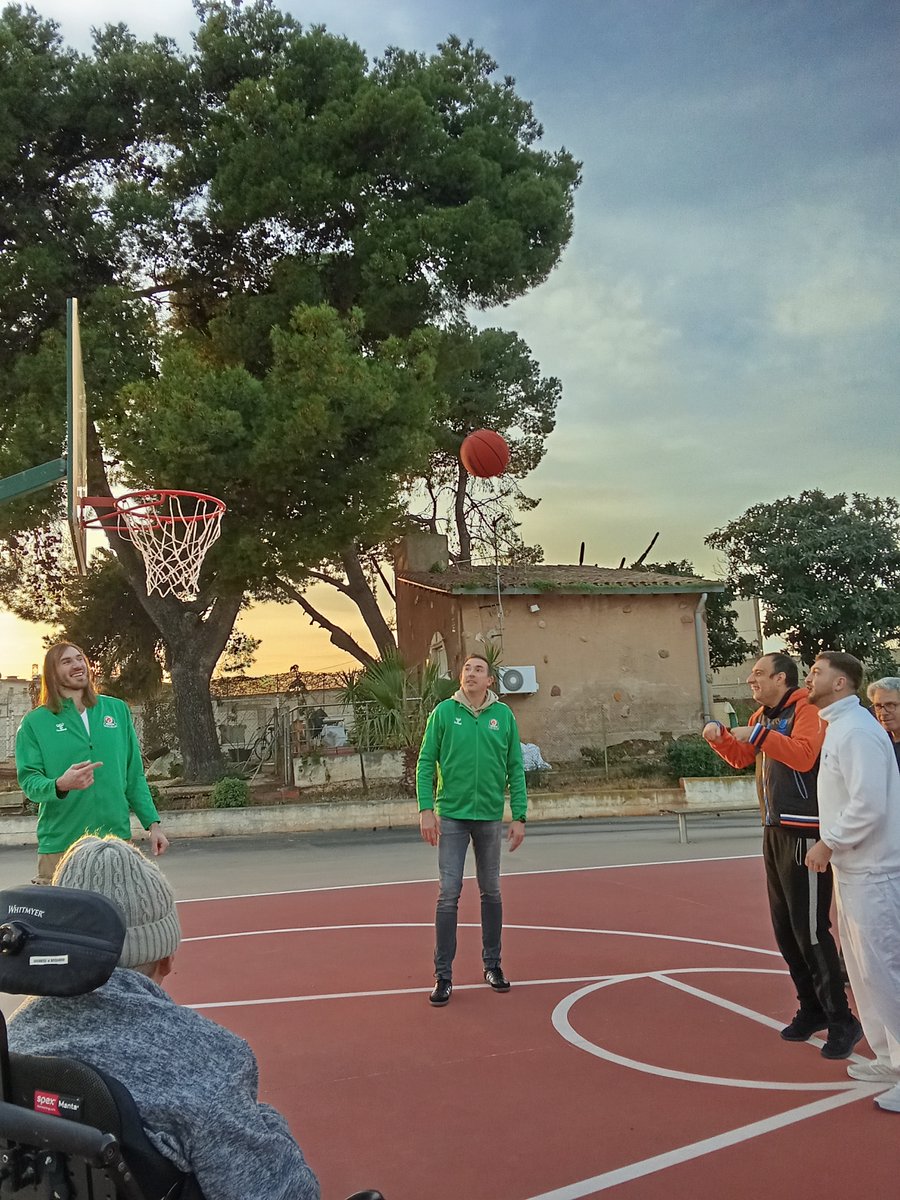 Afanias Castellón tweet media