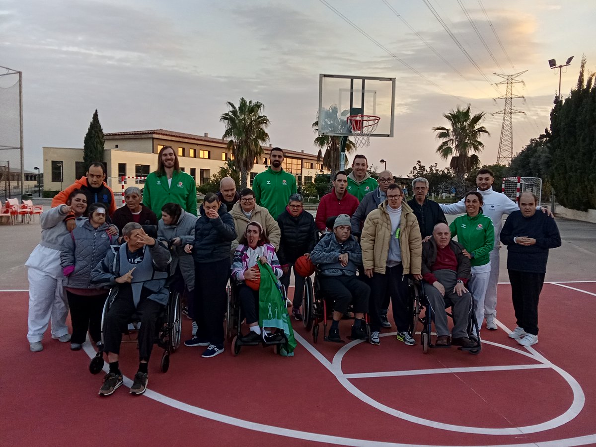 Afanias Castellón tweet media