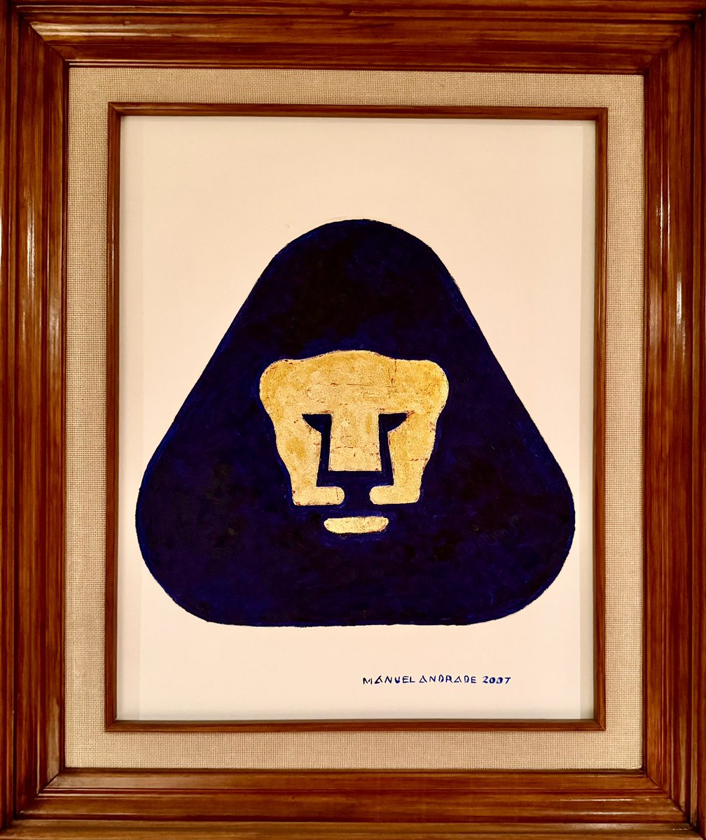 Hoy murió el creador del escudo más bonito del fútbol mexicano, el de los #Pumas, mi estimado Manuel “Pajarito” Andrade. Lo diseñó en 1974 y se convirtió en la identidad del equipo universitario, mostrando su fuerza y unidad. 
Tengo el privilegio de haberle conocido y que me haya