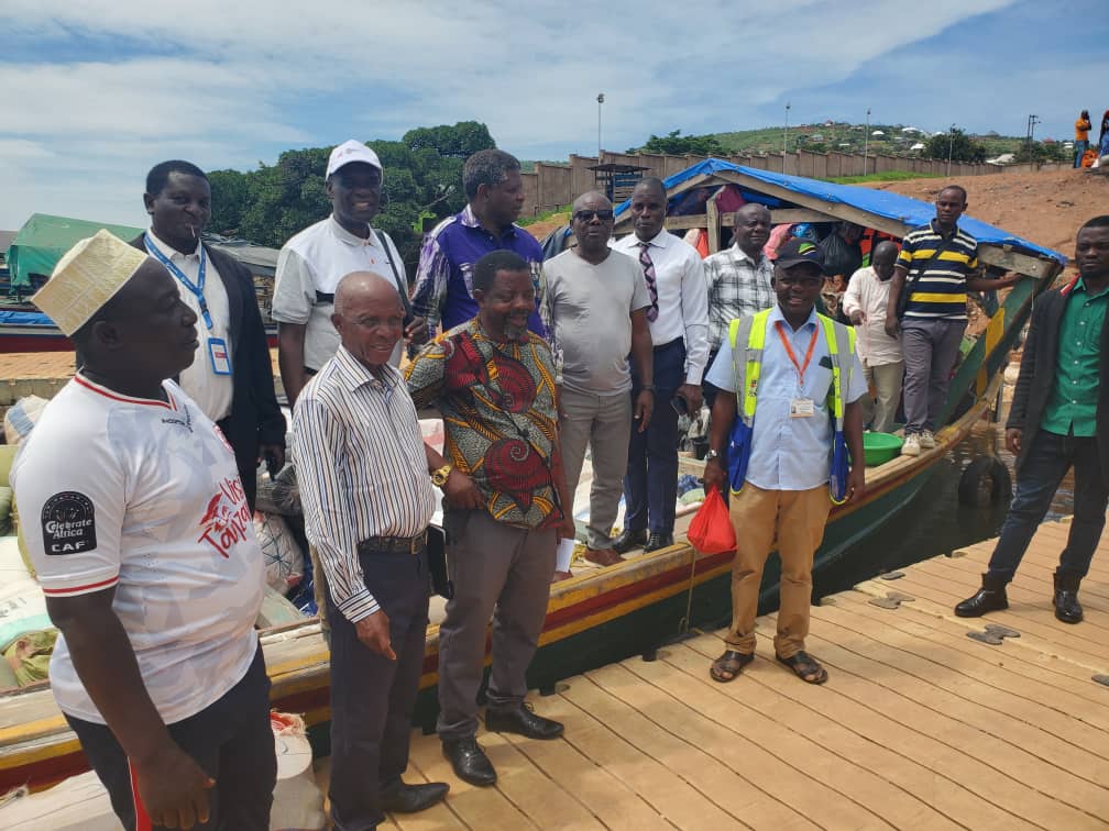 VilleBaraka's tweet photo. KIGOMA: Les autorités congolaises, y compris Maires de Baraka J M'MBUCWA H et Uvira KIZA M. ainsi que le Maire de Kigoma au port de Kibirizi pour la concr��tisation des résolutions de l'accord transfrontalier. L'arrivée des boats Tanzaniens est imminente. Fruit d'une diplomatie. https://t.co/JCvP5fkcuv