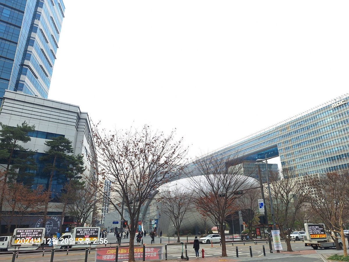 xteam1234's tweet photo. 아티스트의 명예와 권익을 보호하는 일에 전혀 성의를 보이지 않는 회사는 매니지먼트 회사로서 자격이 없습니다. 

하이브는 소속사로서 제대로 된 아티스트 보호를 보여주십시오.

@HYBEOFFICIALtwt @BIGHIT_MUSIC https://t.co/RbxKIURJr4
