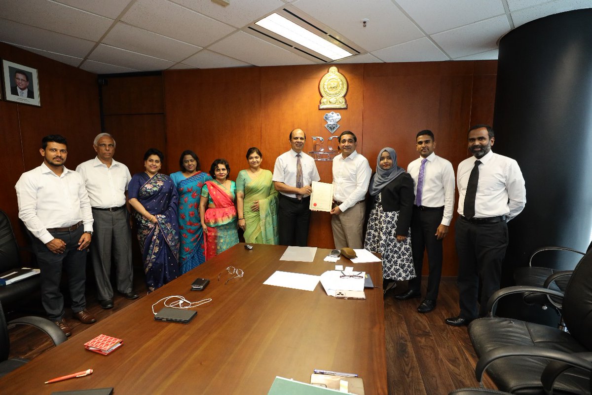 Investin_SL's tweet photo. Macksons Minerals &amp; Polymers (Pvt) Ltd, a subsidiary of Macksons Holdings, signed an agreement of U$ 17 Mn with the @Investin_SL. The company is initiating an ambitious program to construct a state-of-the-art processing plant, to enhance the value of locally sourced #minerals. https://t.co/AttA3oZ8tZ