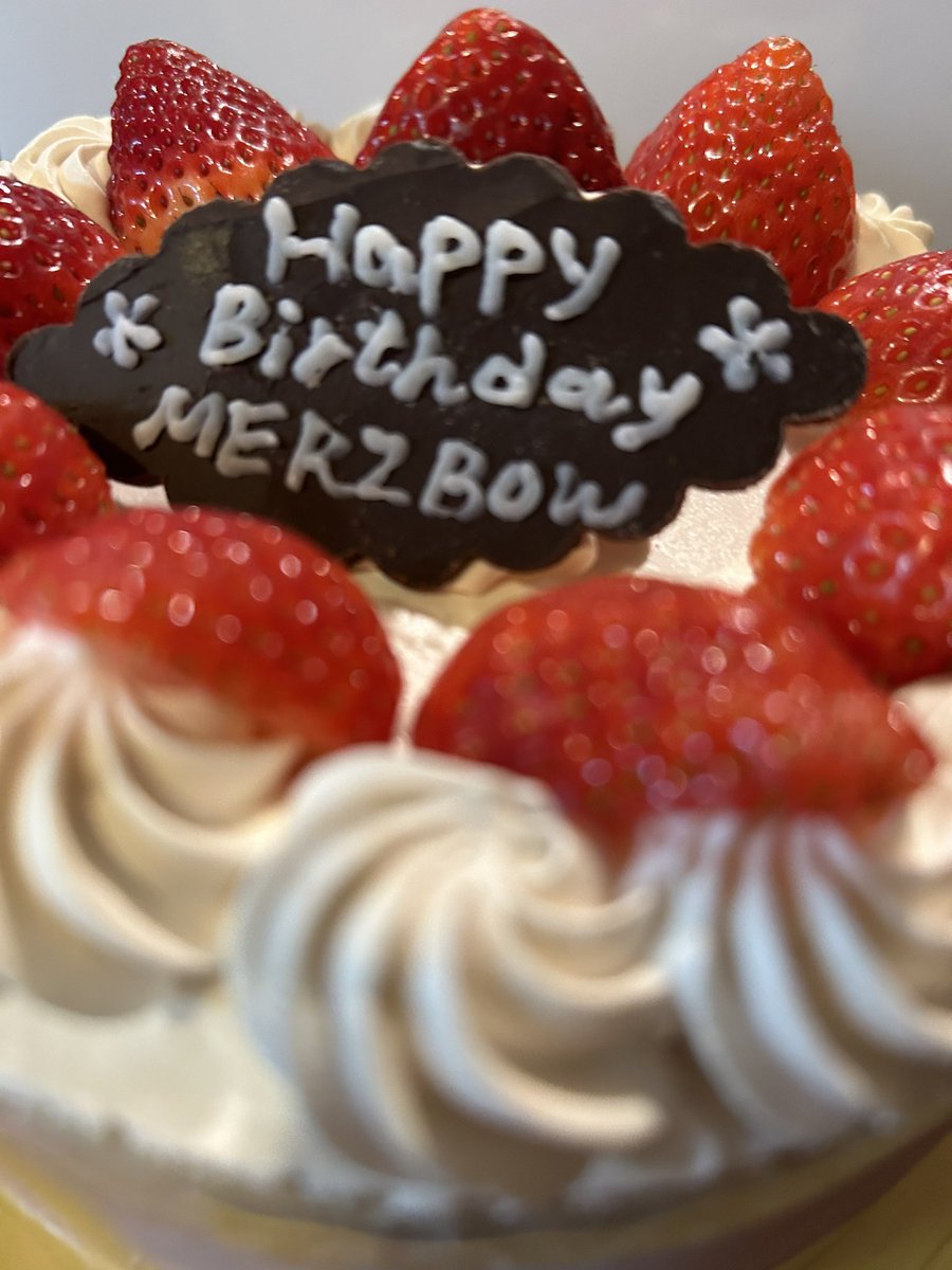 World Merzbow Day🕊️
CHAYAのグルテンフリー＆ヴィーガンのケイクです