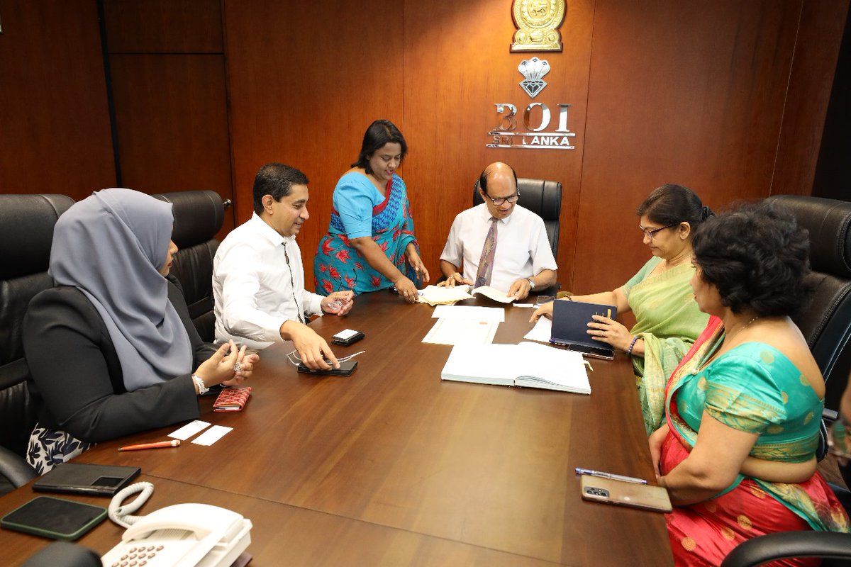 Investin_SL's tweet photo. Macksons Minerals &amp; Polymers (Pvt) Ltd, a subsidiary of Macksons Holdings, signed an agreement of U$ 17 Mn with the @Investin_SL. The company is initiating an ambitious program to construct a state-of-the-art processing plant, to enhance the value of locally sourced #minerals. https://t.co/AttA3oZ8tZ