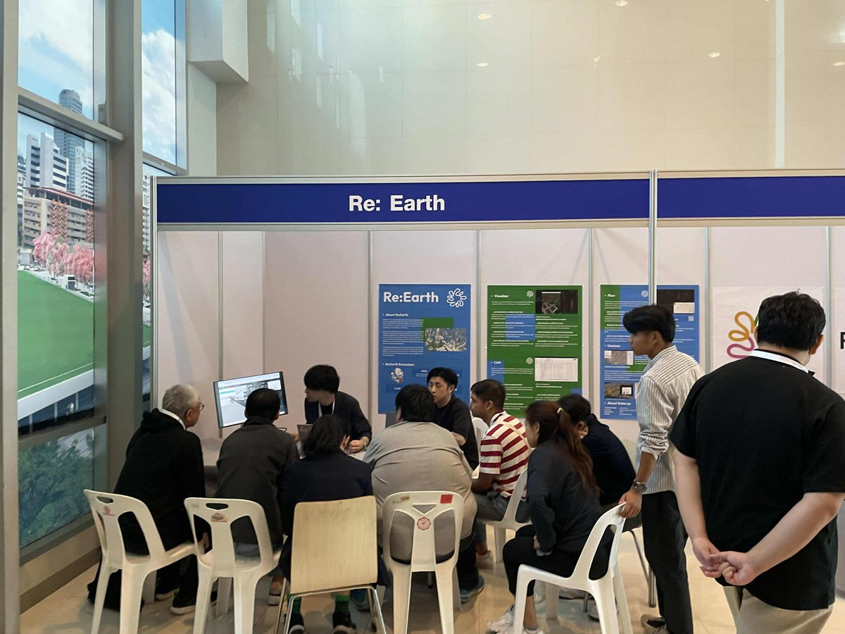 ReEarth_Eukarya's tweet photo. EukaryaはFOSS4G Asia 2024にPlatinum Sponsorとして参加しました✨
メインセッションのRe:Earth Visualizerに関する発表へは、大勢にご来場頂きました。ブースにお越しの皆様もありがとうございました。
様々な交流から、多くの学びと刺激を得ました🌏
#ReEarth #FOSS4G #FOSS4GAsia #FOSS4GAsia2024 https://t.co/LWPk5HHozO