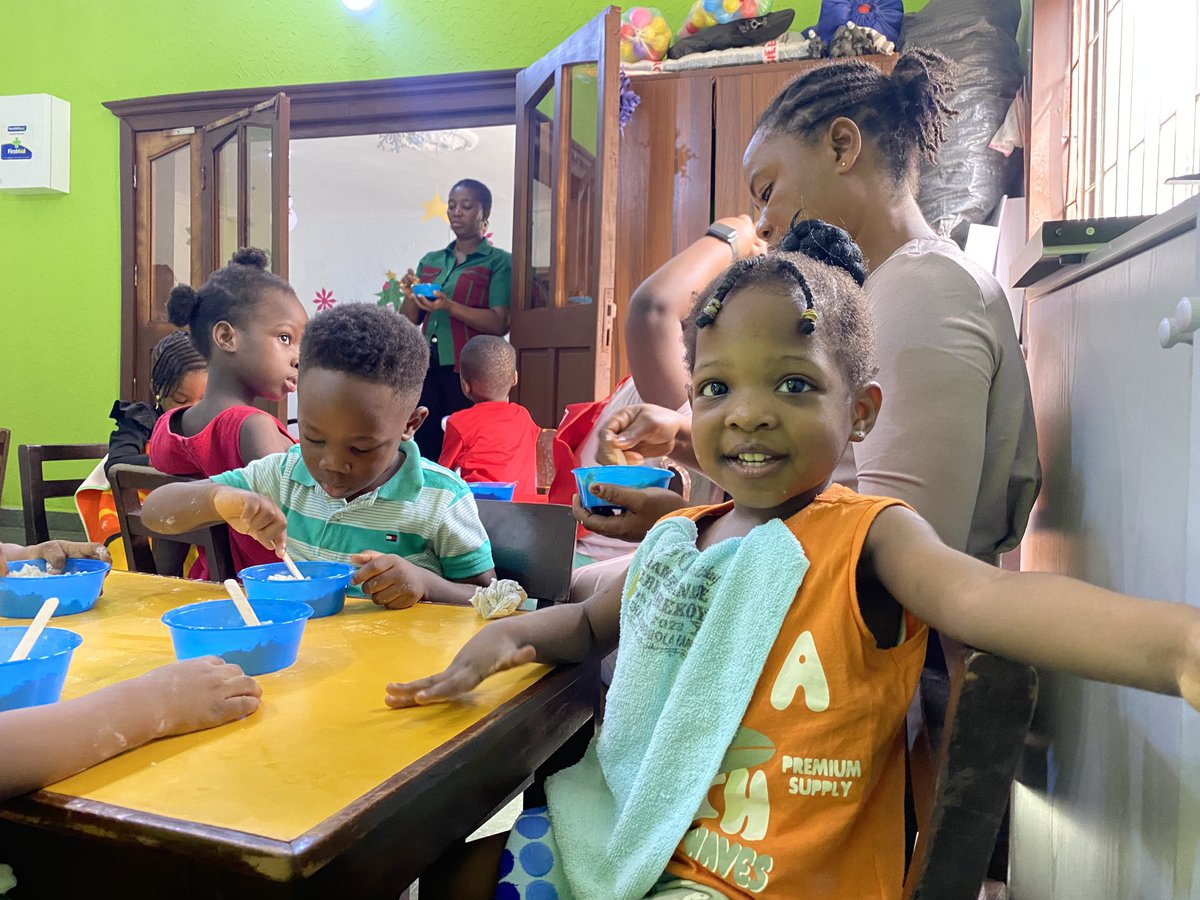 parentalpal's tweet photo. It is said that a picture tells a thousand words. 

What words spring to mind when you see this photo of the children having a great time? 

You can tell that our baking session at the Christmas Day Camp was fantastic.
#ChristmasDayCamp #parentalpal #parentalpalchristmasdaycamp https://t.co/wz6247uY60