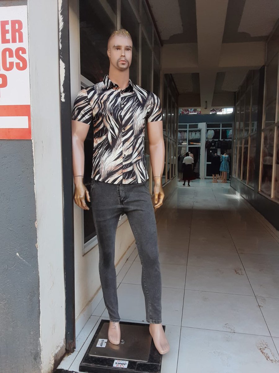 thooashop's tweet image. Uhuru Kenyatta designer.