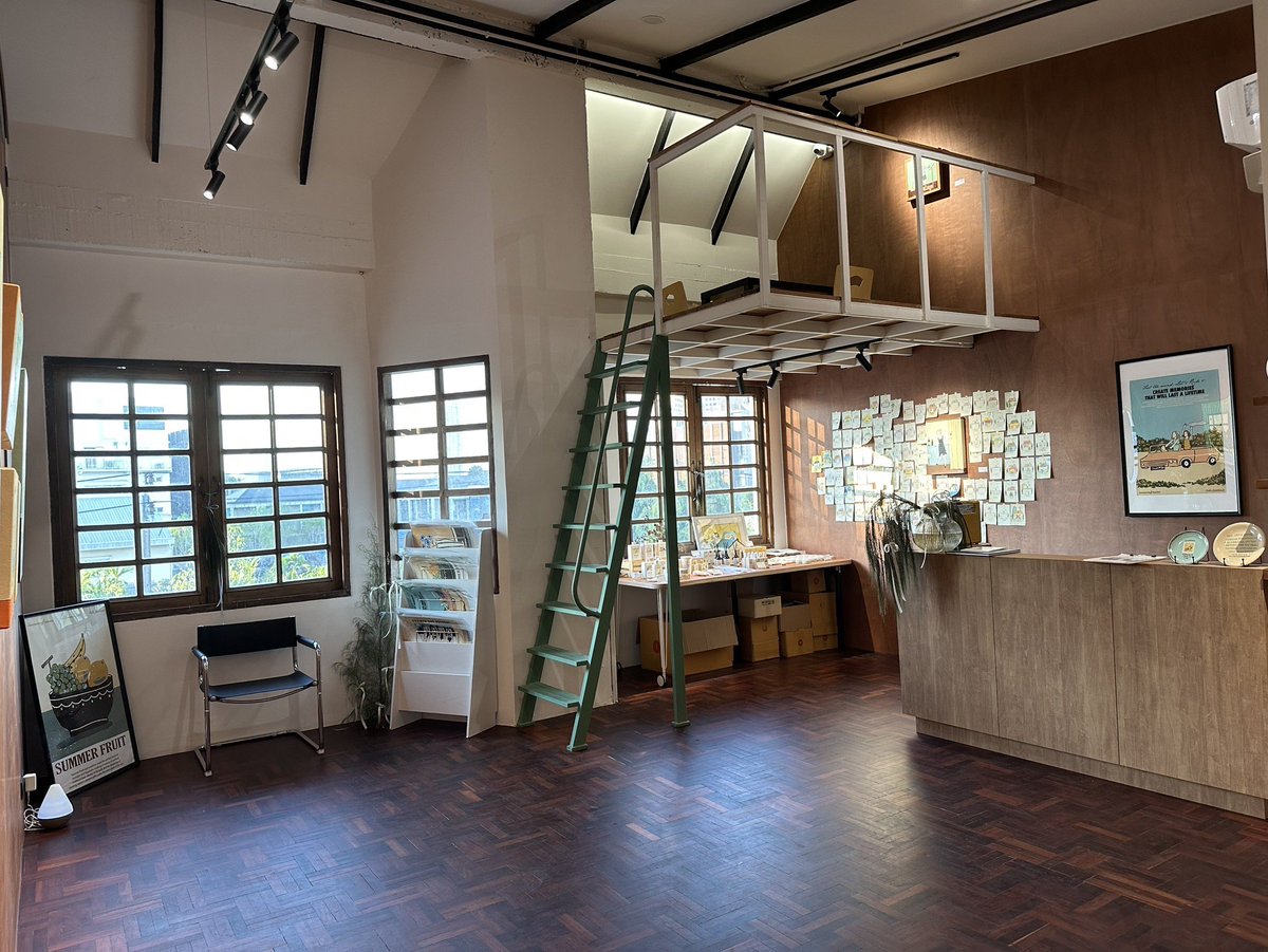KICHgallery's tweet photo. Call for artist!! this is your chance to be shine✨ in this space at KICH Ari space
, this space for rent to exhibit your artworks. If you interest please sending your portfolio to kichgallery@gmail.com and we will sent the condition for rent back to you.📮 https://t.co/EEGw3SBsgk