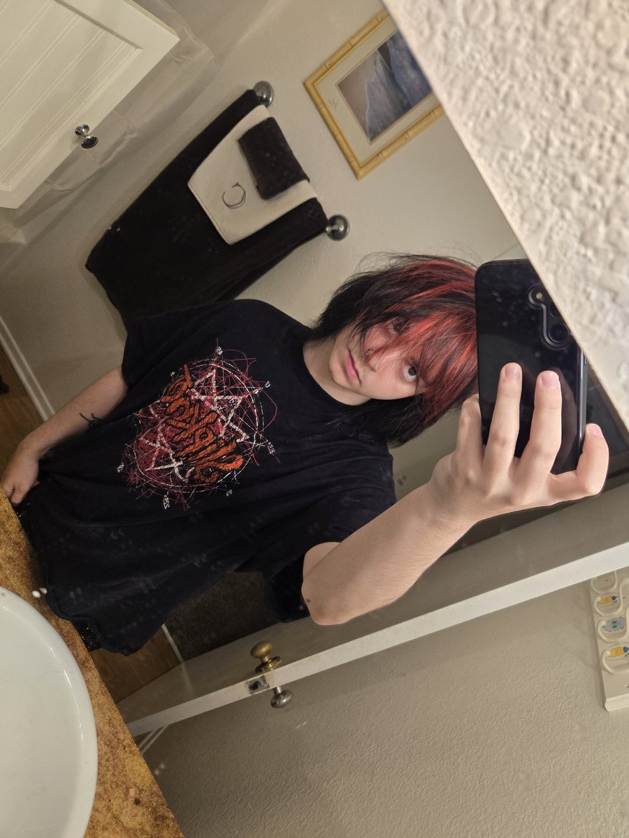 YorokobiVT's tweet image. Red and black a tale as old as time