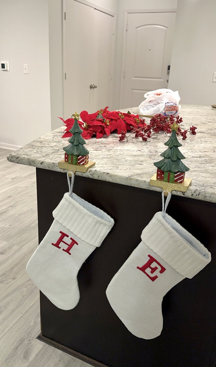 eperez2148's tweet photo. Finally done moving around and can actually decorate our first tree in the last 2 years🥹 Adjusting and adding the finishing touches :) https://t.co/noikO4TmCy