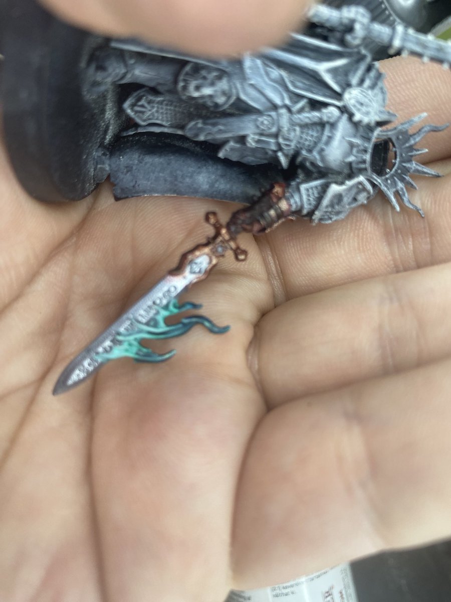 DemiDeviantVT's tweet image. Only my second time painting a flame gradient, very happy with the result 😊