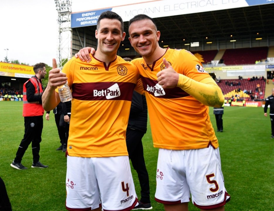 MBArchive1889's tweet photo. #MatchdayTrivia
๐ฌ๐ง Tom Aldred and ๐ฎ๐ช Carl McHugh were both ๐ด๓ ง๓ ข๓ ณ๓ ฃ๓ ด๓ ฟ Motherwell FC teammates during the 2018-19 season. Carl donned ๐ข๐ด colours from 2020 to 2023. Both will meet for the first time after departing the Scottish club in 2019.
#JoyMohunBagan #MohunBaganArchive #FCGMBSG https://t.co/us6E1UL2AW