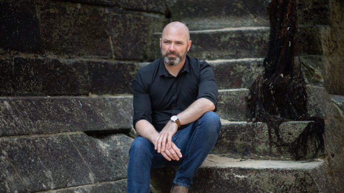Congratulations to Donal Ryan, Lecturer in English &amp; Creative Writing at UL, who has won the 2024 An Post Irish Book of the Year award with his novel ‘Heart, Be at Peace’.

The judging panel described the novel as “a masterful achievement”.

rte.ie/news/ireland/2…

#StudyatUL