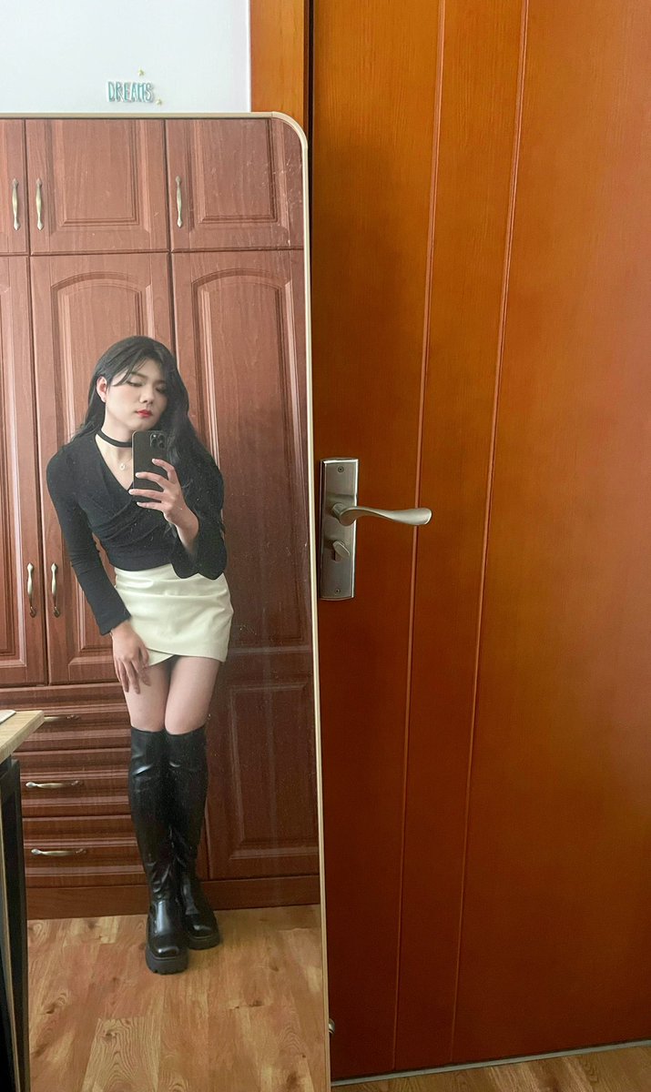 Nickywhale2's tweet photo. 长靴+1 #男娘 #女装・男の娘 #伪娘 #长靴 #女装大佬 #Crossdresser https://t.co/Z87fj7PCSS