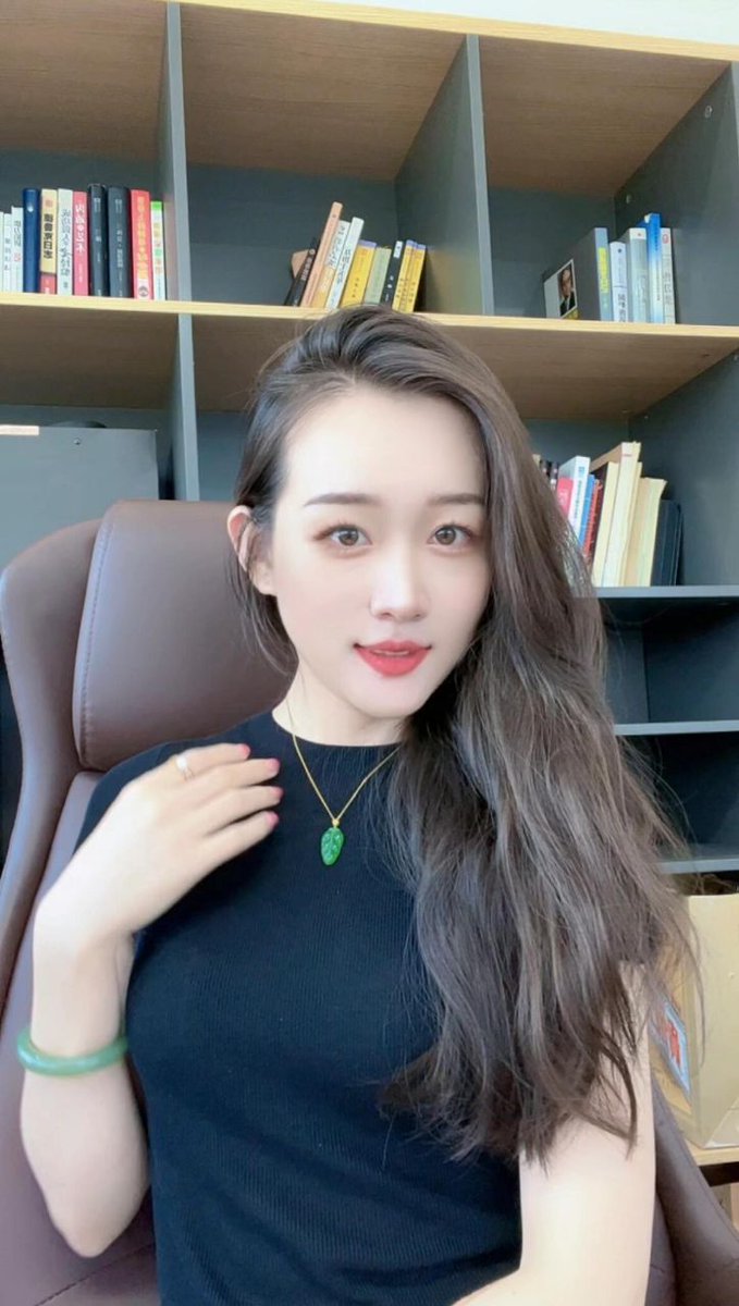 GraceC3711's tweet photo. 谁能懂一个三十几的女人，渴望新鲜刺激的事物出现在我的每一天的生活，办公突然就来感觉好痒，这种真的难受又舒服，，，，，我该怎么办呀，，，在线急，， https://t.co/y75qNN5K0L