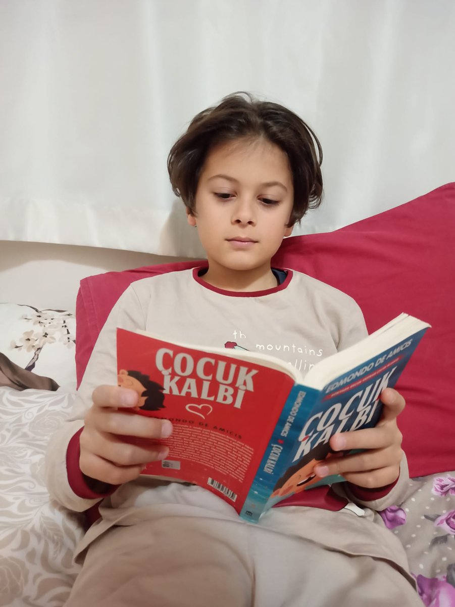 Cihangirilkokul's tweet photo. "Ben Okuyorum İstanbul Okuyor" projesi kapsamında Cihangir ailesi her akşam saat 21:00-21:30 saatleri arasında kitap okuyor.
@benokuyorumistanbulokuyor 
@istanbulilmem
@avcilarilcemem
@tc_istanbul
@tcmeb https://t.co/dgEmj8yvYC