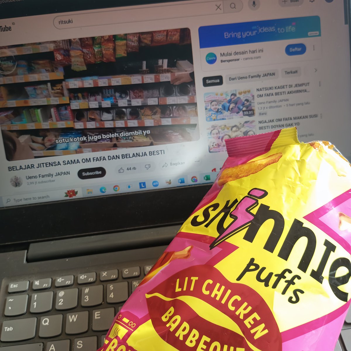 terangremboelan's tweet photo. FINALLYYY WAR IS OVERRRR!!!!!!!

setelah mengakhiri drama perkuliahan anak semester 3 yang siklus hidupnya seputar kuliah, praktikum, laprak, organisasi, dan kepanitiaan, akhirnya aku bisa me time🥹 https://t.co/CtGjJQXoqw