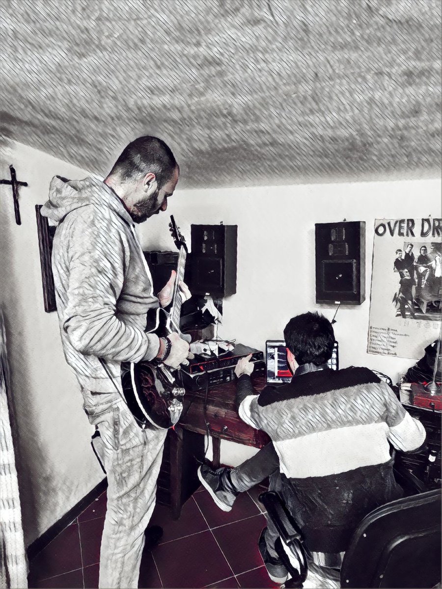 Menervah1's tweet photo. Recording new stuff. Stay tuned and keep on supporting Menervah!

#menervah #menervahband #metal #heavymetal #gothicrock #gothicmetal #calabria  #metallocalabrese #alternativemetal  #metalheads #indipendent #rock #hardrock #spotifyforartist #spotify #spotifywrapped https://t.co/tfZmX6ctNo