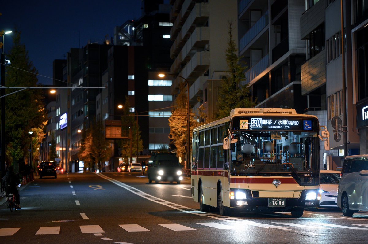 Noe_5088's tweet photo. 2024.12.18 都営バス100周年

都営バス
P-H894 2PG-MP38FK(巣鴨)

本日は巣鴨の旧塗装を求めて御茶ノ水方面へ、茶07への充当となりました。また、とある方の写真を参考にさせて��ただき撮影させていただきました。撮影させていただいた運転手さんありがとうございました！ https://t.co/xVExkMX5hN