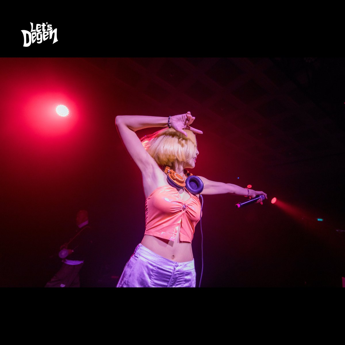 lets_degen's tweet photo. Let’s Degen 2024 Macau: Chapter 0 🇲🇴🧩

DJ Cyndi

台灣電音女王 DJ Cyndi 將獨有EDM風格帶到Let’s Degen 2024 Macau🔥🪐令觀眾感受到他們的無限魅力💿

Taiwan eDM queen DJ Cyndi brought her unique eDM style to Let’s Degen 2024 Macau 🪐💫allowing the audience to experience their infinite charm💿!

#LetsDegen #LetsDegen2024Macau #LetsDegenChapter0 #DJCyndi