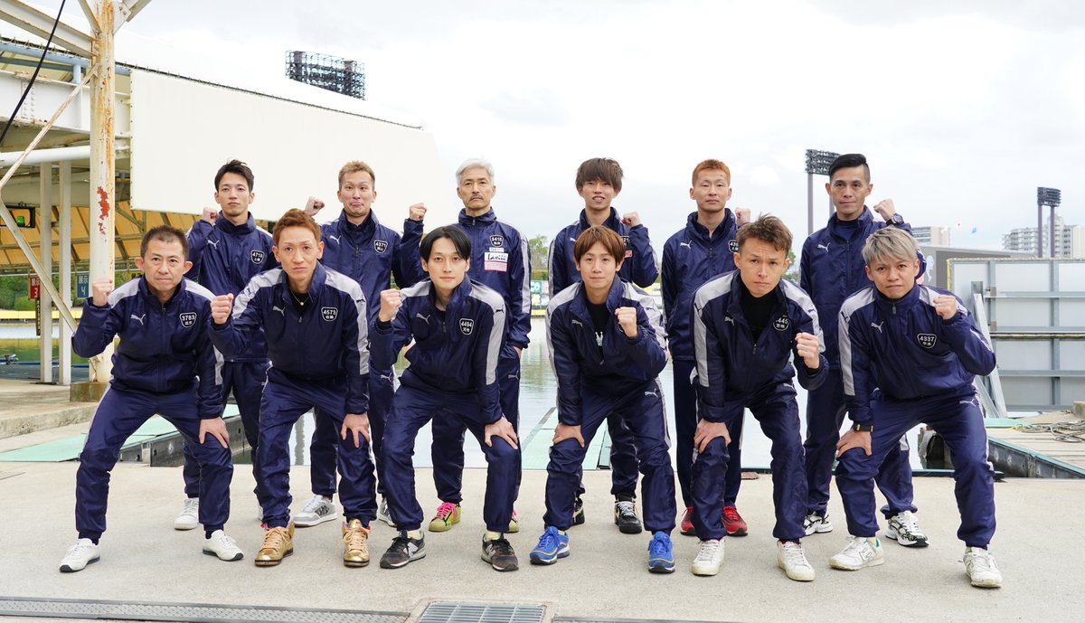 【ボートレーサーサイン色紙プレゼント企画】  今年の「SG第39回グランプリ」出場18人にいただいた〝スペシャル〟な寄せ書きサイン色紙を１名様にプレゼントします。   

応募方法は