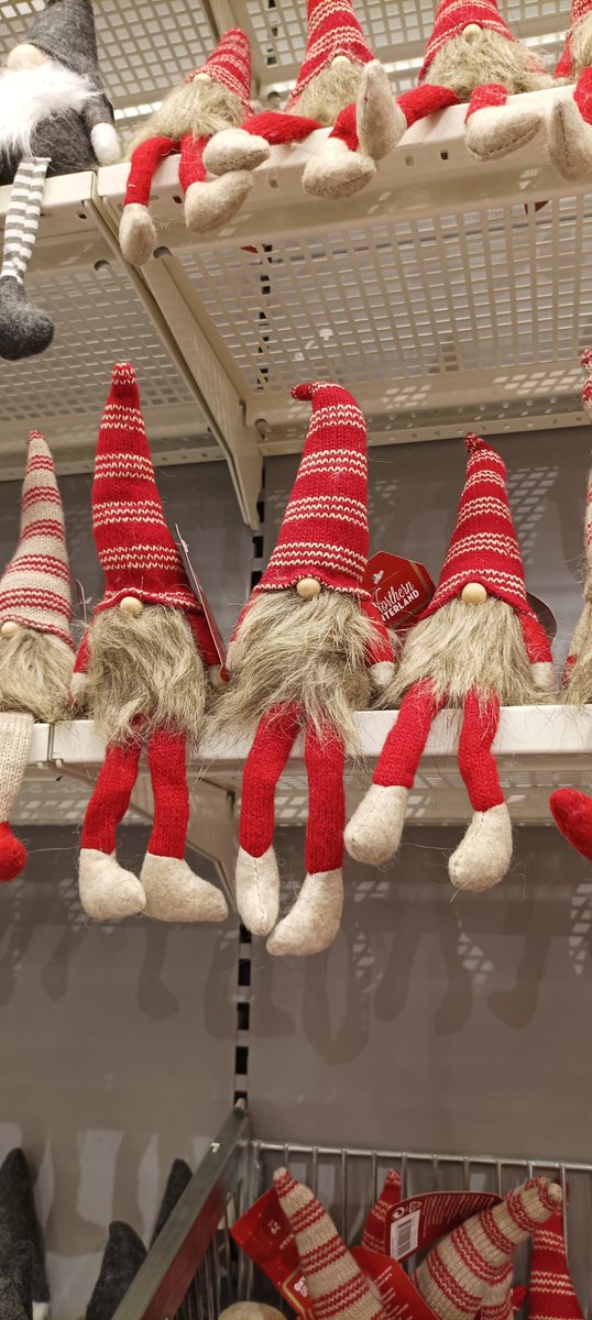 Hyvää huomenta. Koska joulu loppuu? Viikon päästä? Pitää kestää.