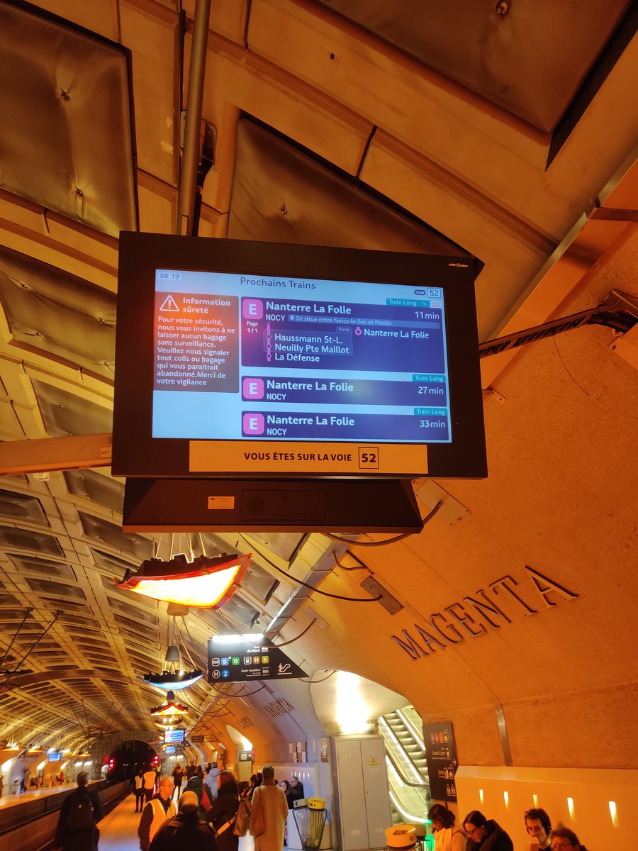 xGh0sT's tweet photo. Typique @GroupeSNCF j'ai envi de dire, on vous annonce un train toutes les 4 minutes, mais déjà que sur le TGV y a des problèmes récurrents, alors sur un RER, peut être la promesse sera tenue dans 4 ou 5 ans 🤷🏻‍♂️ (on a l'habitude, faut pas être pressé, vous pourriez vous blesser) https://t.co/4pUw6gvPZN