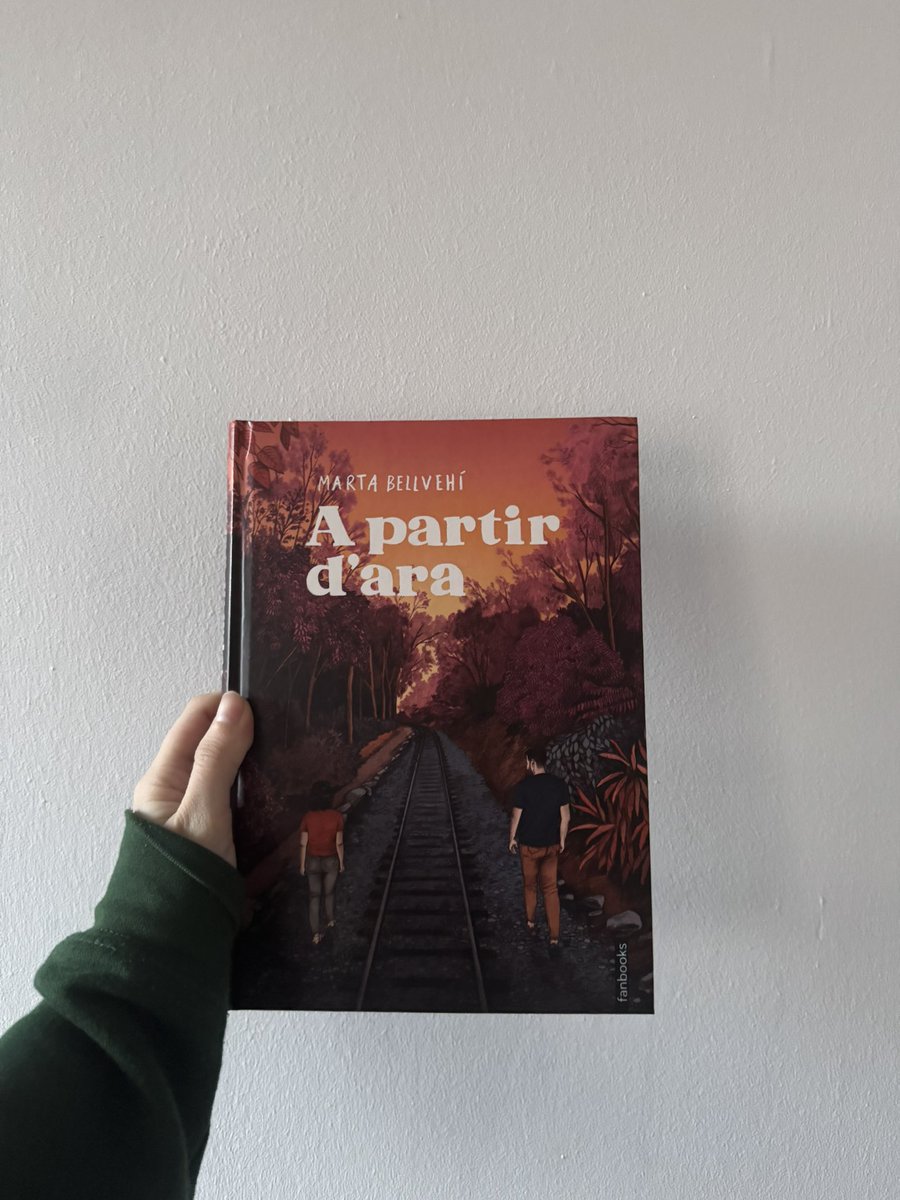 Avui  a les 18h! comentem ‘A partir d’ara’ amb la <a href="/martabellvehi/">Marta Bellvehí</a> al club de lectura feminista  al Centre Cívic del Barri Vell de Girona 🥰🥰