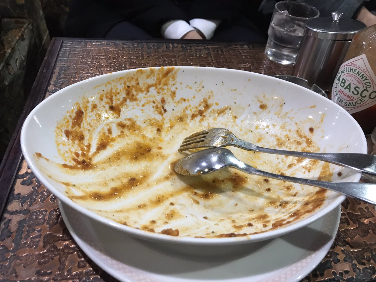 alfred_927's tweet photo. 神田岩本町にある喫茶アーモンドの
ボロネーゼ大盛を食べてきました。
量は胃袋的には800ｇ～900ｇくらい
かとは思いますがよく分かりませんでした。

極細の麺に濃厚ながらも決してしつこくない
ミートソースのおかげで間食出来ました。 https://t.co/YilQjVEkhv