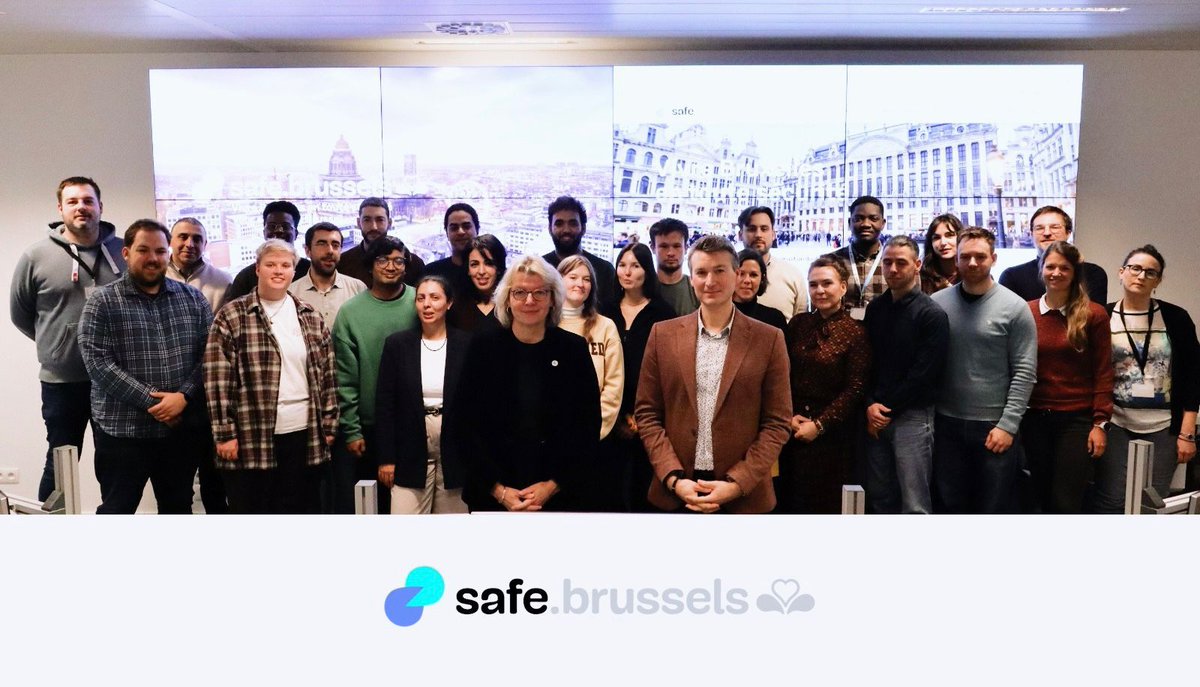 BenoitRamacker's tweet image. ✅️ Mission acceptée en septembre 2023 et accomplie en décembre 2024 : une Permanence 24/7 #SITCEN est opérationnelle chez @safe_brussels !

Objectif ? Veiller sur la #sécurité à #Bruxelles, vérifier les infos, alerter en crise !

Plus d&apos;info : linkedin.com/posts/benoit-r…
